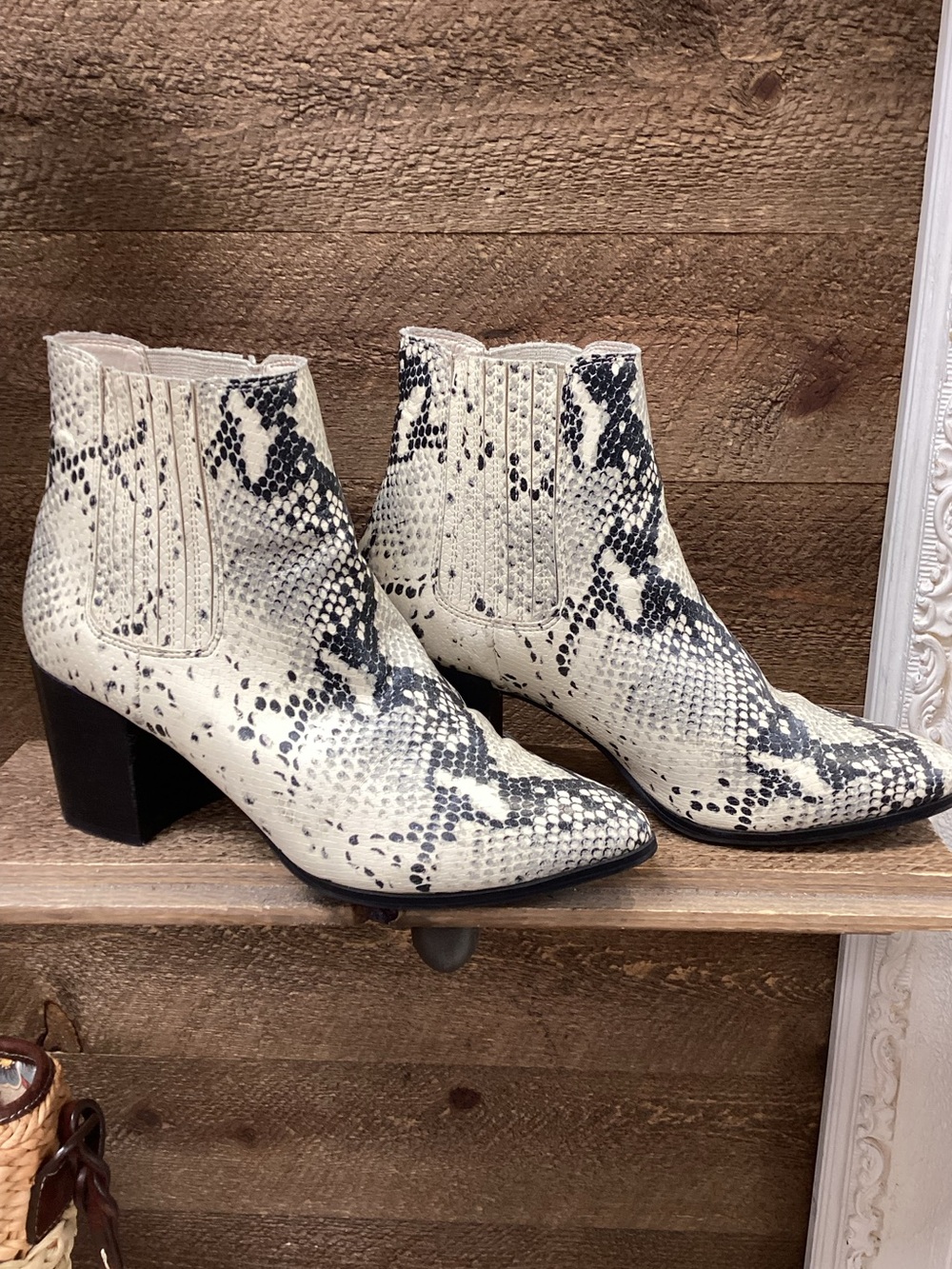 Snake Print Chelsea Ankle Boots Size 8 Black Cream Block Heel